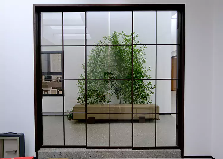 High-Performance Sliding Doors – Space-Saving & Smooth for Modern Spaces