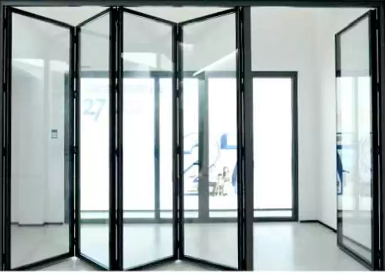 Versatile Folding Doors – Flexible Partition & Wide Vision for Multi-Scenario Use